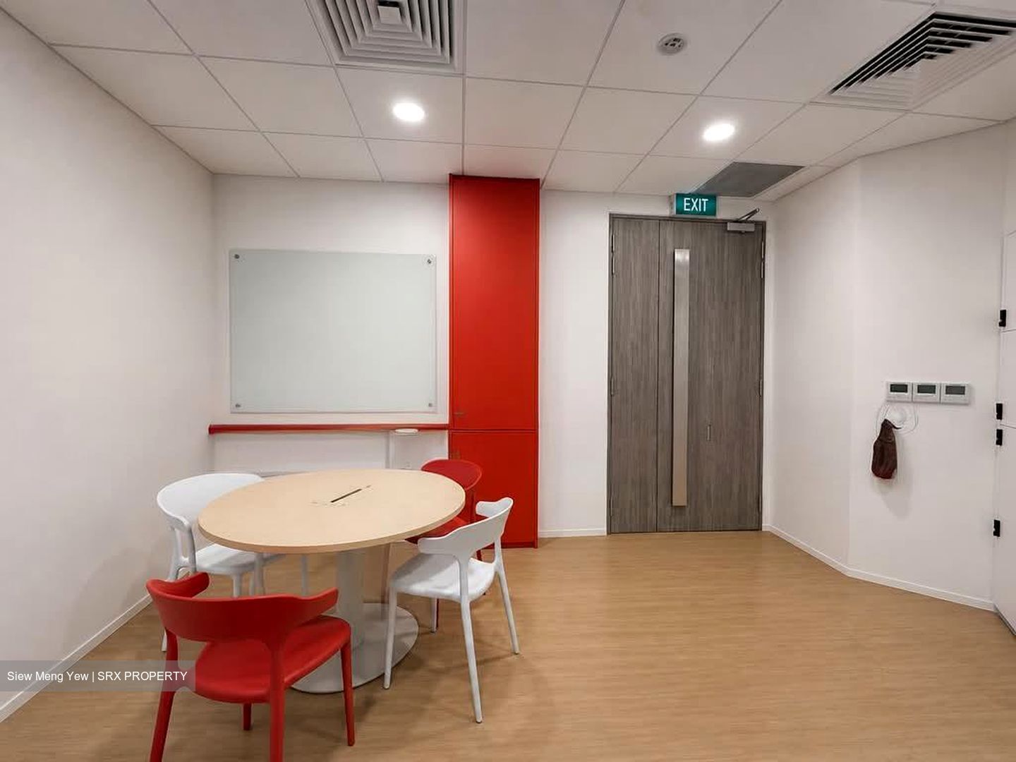 PLUS (D1), Office #554262341